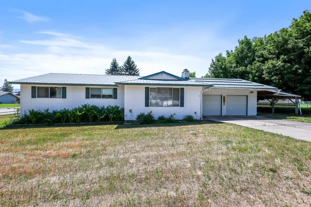 $369,500 | 1401 1st Street, Newport, WA 99156