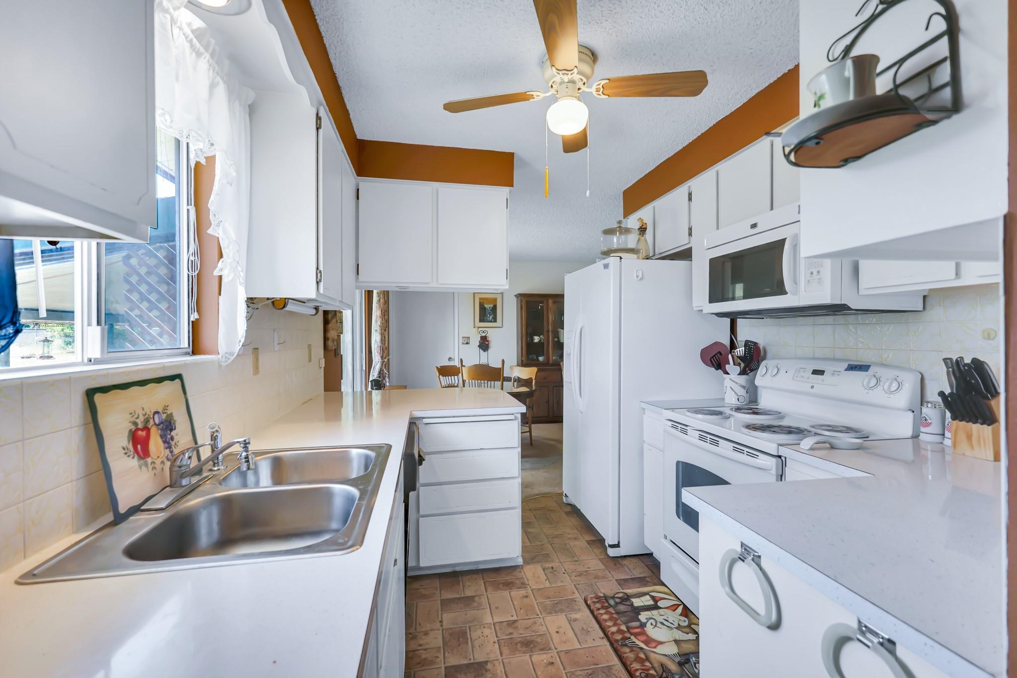 1401 1st Street Newport, WA 99156 - Photo 3 of 31