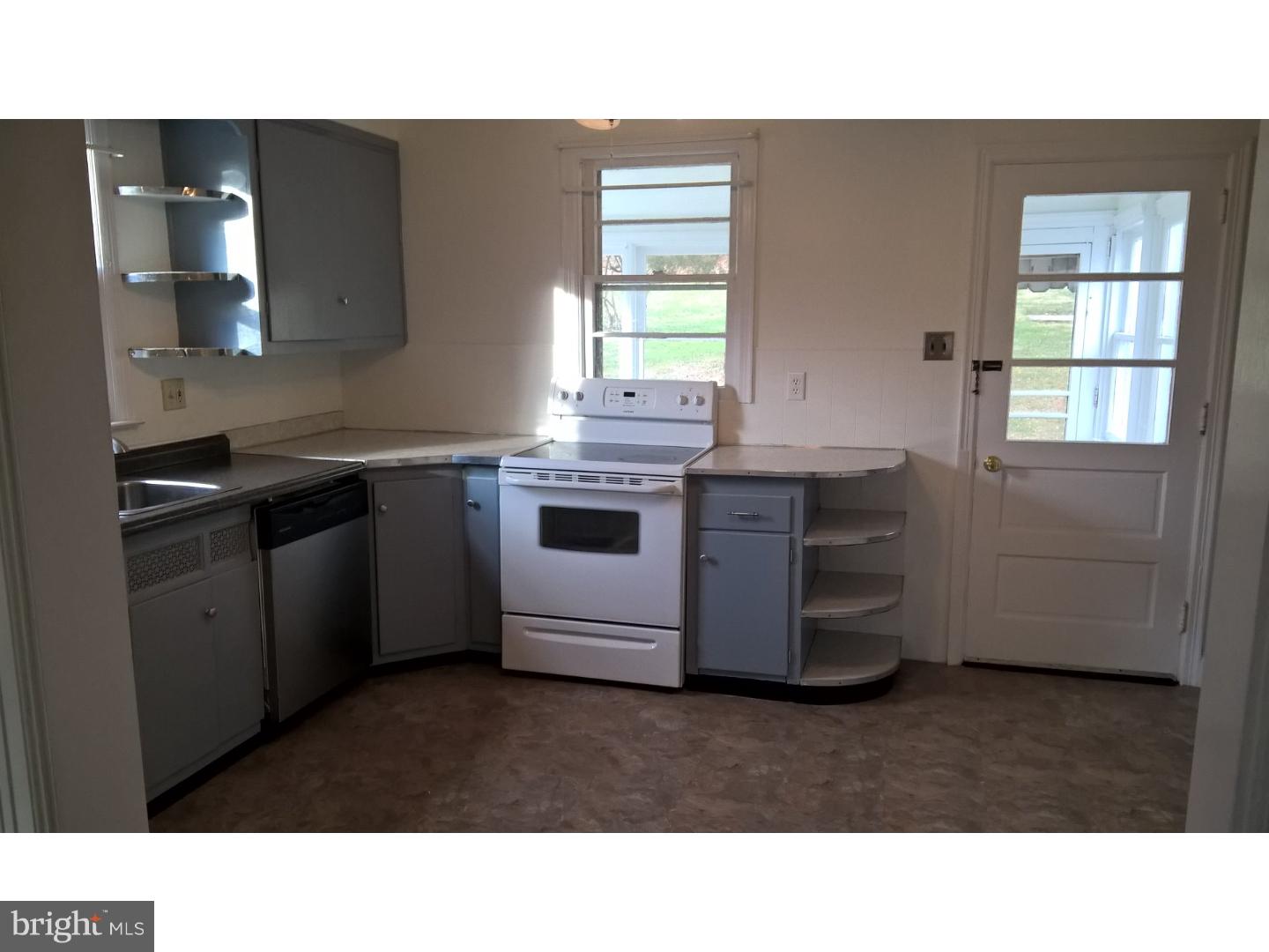 831 Leisczs Bridge Road Reading, PA 19605 - Photo 3 of 10 Kitchen