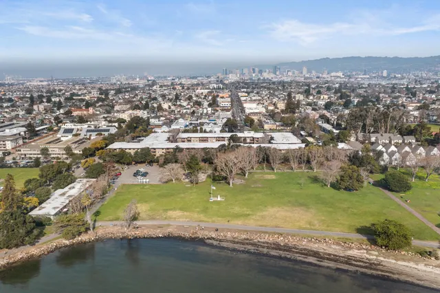 $390,000 | 1305 Webster Street, Unit C102, Alameda, CA 94501