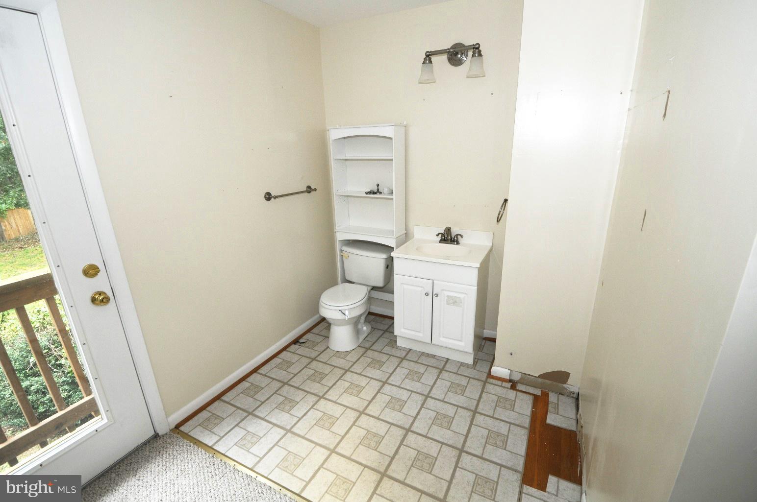 8334 Woodland Road Pasadena, MD 21122 - Photo 20 of 26 Bath (Master)