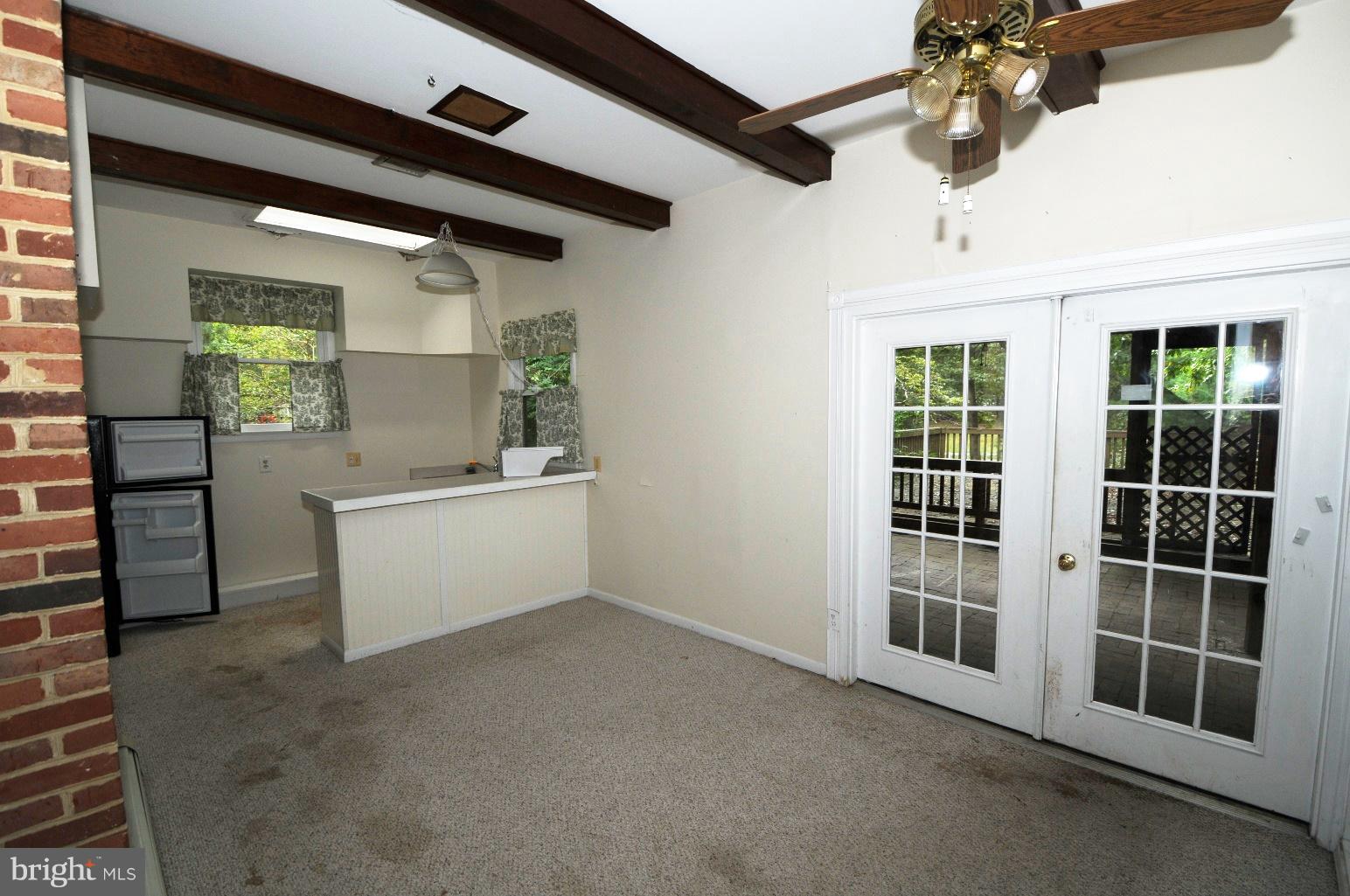 8334 Woodland Road Pasadena, MD 21122 - Photo 3 of 26 Interior (General)