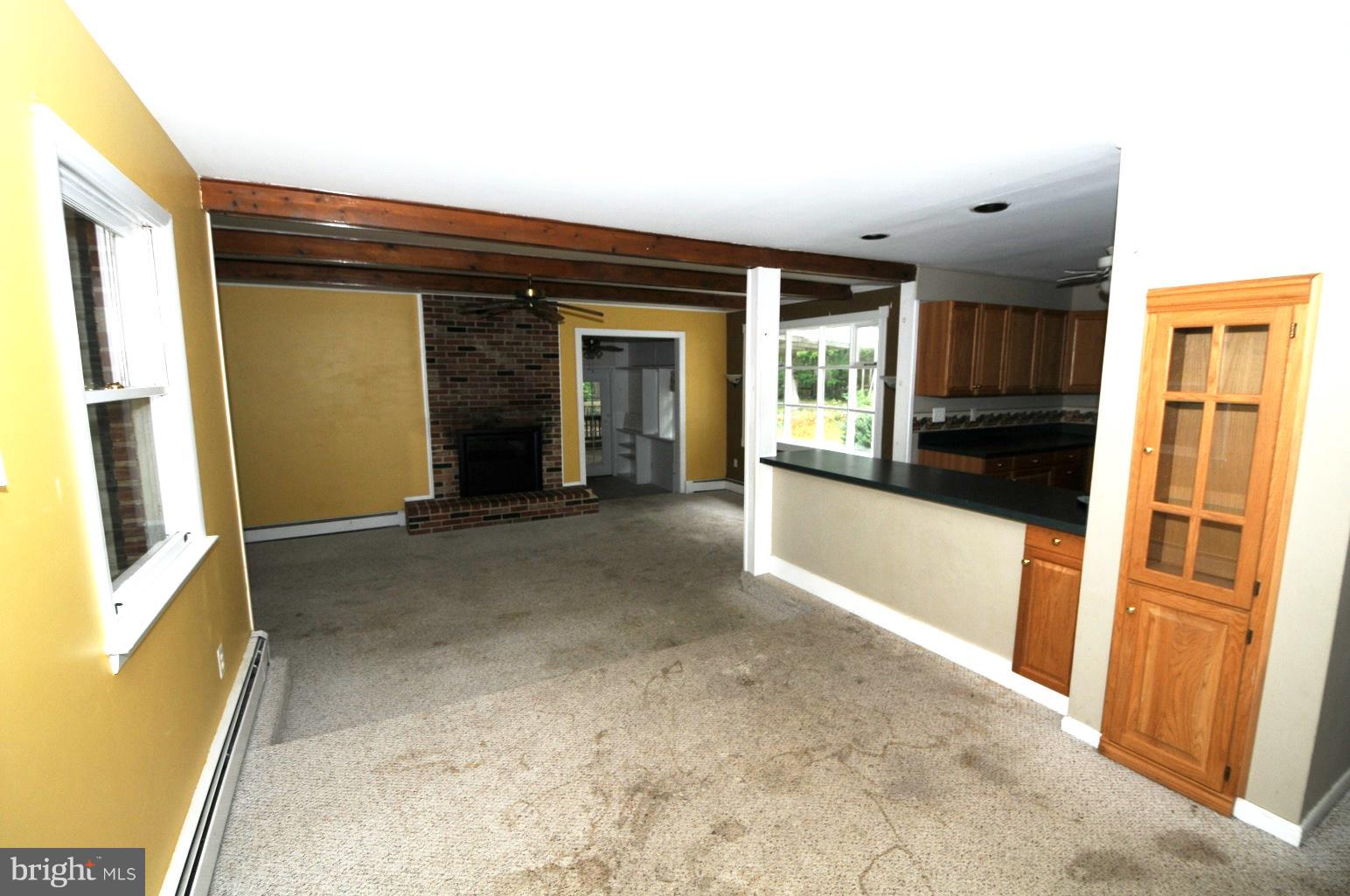 8334 Woodland Road Pasadena, MD 21122 - Photo 8 of 26 Interior (General)