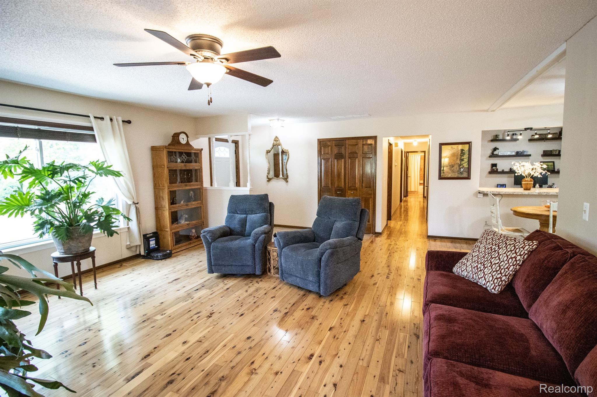 2142 West Ray Road Fenton, MI 48430 - Photo 2 of 52 Gallery Image 2