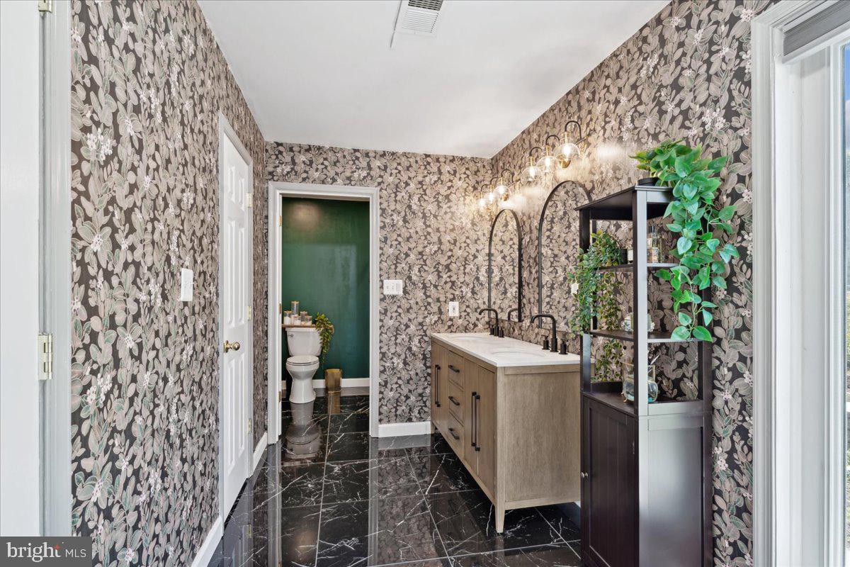 1555 Ben Doane Road Indian Head, MD 20640 - Photo 27 of 62 Owners full bathroom