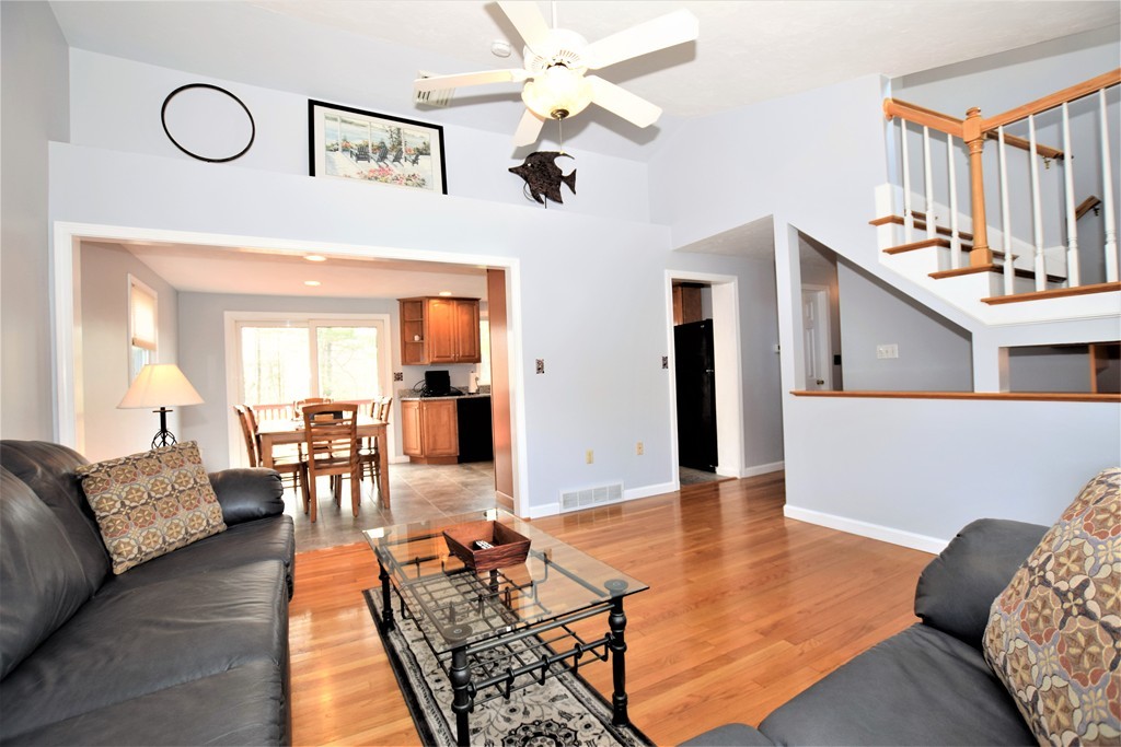 28 Longfellow Road Northborough, MA 01532 - Photo 3 of 30 Gallery Image 3