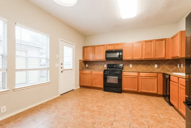 $1,550 | 23611 Twisting Falls Drive, Spring, TX 77373