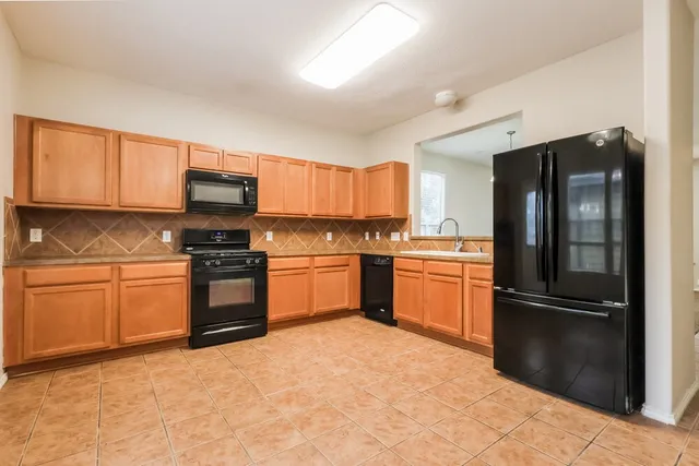 $1,550 | 23611 Twisting Falls Drive, Spring, TX 77373