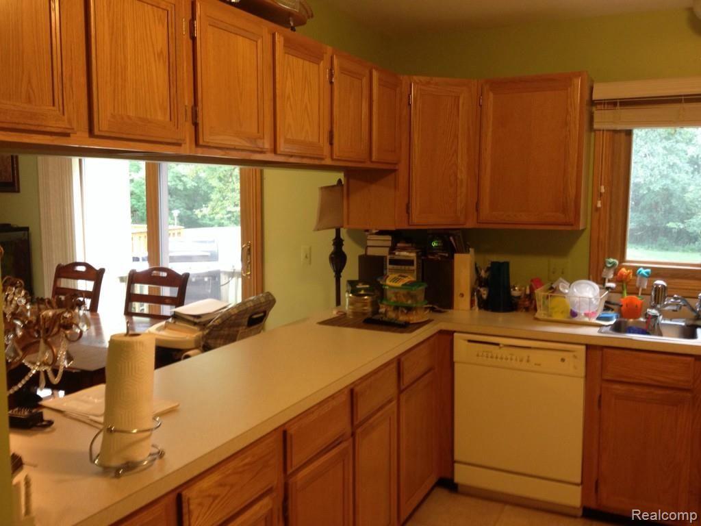 2135 Rochelle Park Drive, Unit 74 Rochester, MI 48309 - Photo 5 of 17 IMG_4151.jpg