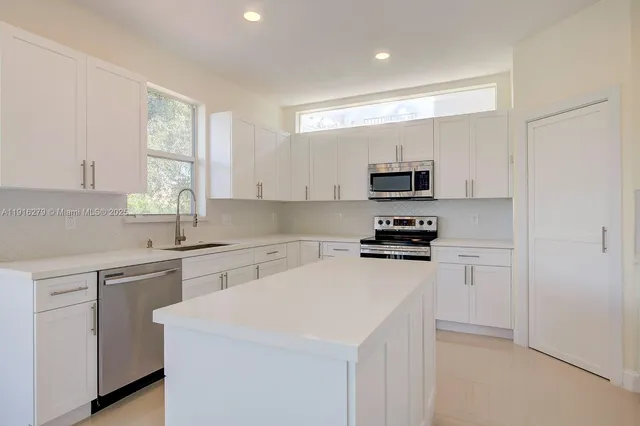 a view of empty room with window