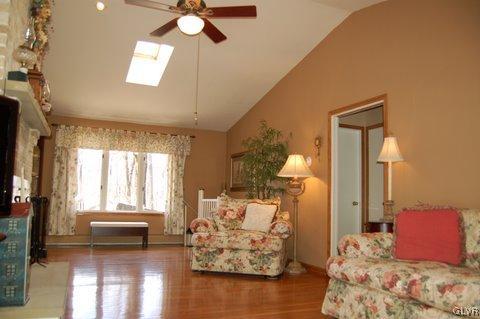 5775 Limeport Road Emmaus, PA 18049 - Photo 11 of 39 Gallery Image 11