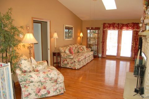5775 Limeport Road Emmaus, PA 18049 - Photo 10 of 39 Gallery Image 10