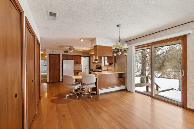 $450,000 | 1040 Beau Brummel Court, Sleepy Hollow, IL 60118