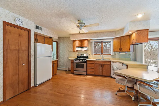 $450,000 | 1040 Beau Brummel Court, Sleepy Hollow, IL 60118