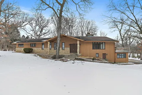 $450,000 | 1040 Beau Brummel Court, Sleepy Hollow, IL 60118