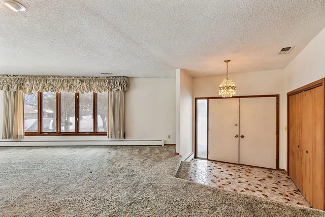 $450,000 | 1040 Beau Brummel Court, Sleepy Hollow, IL 60118