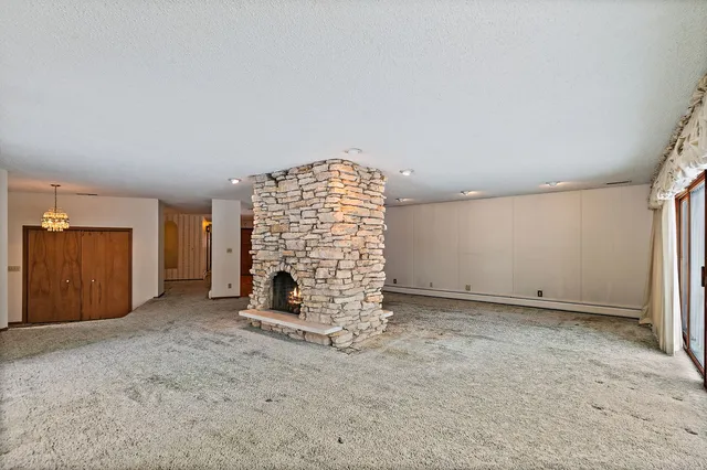 $450,000 | 1040 Beau Brummel Court, Sleepy Hollow, IL 60118