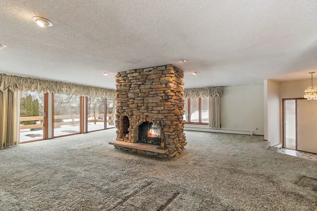 $450,000 | 1040 Beau Brummel Court, Sleepy Hollow, IL 60118