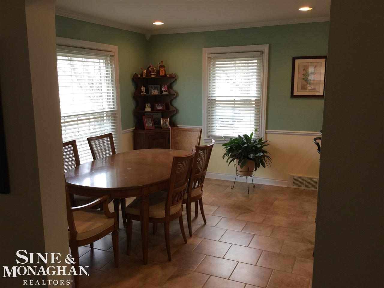 1082 Hampton Road Grosse Pointe Woods, MI 48236 - Photo 12 of 50