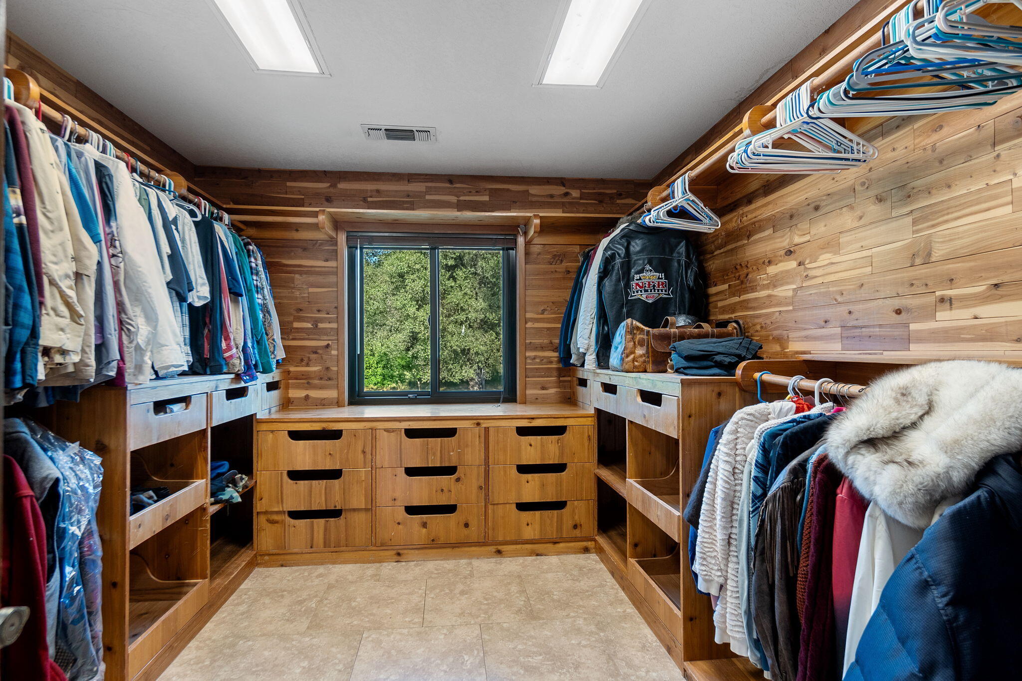 20831 Clough Creek Road Redding, CA 96002 - Photo 70 of 107 Huge walk-in closet
