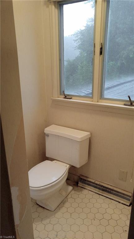 1754 Jackson Lake Road High Point, NC 27263 - Photo 26 of 30 Hallway bathroom with shower stall