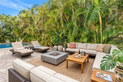 $1,169,000 | 343 8th Avenue North, Tierra Verde, FL 33715