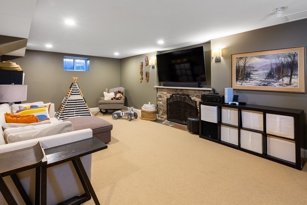 210 Beverly Road Brookline, MA 02467 - Photo 24 of 32 Gallery Image 24