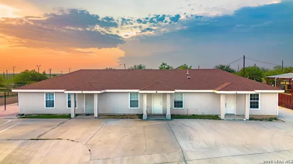 $525,000 | 423 Fresno Street, Eagle Pass, TX 78852