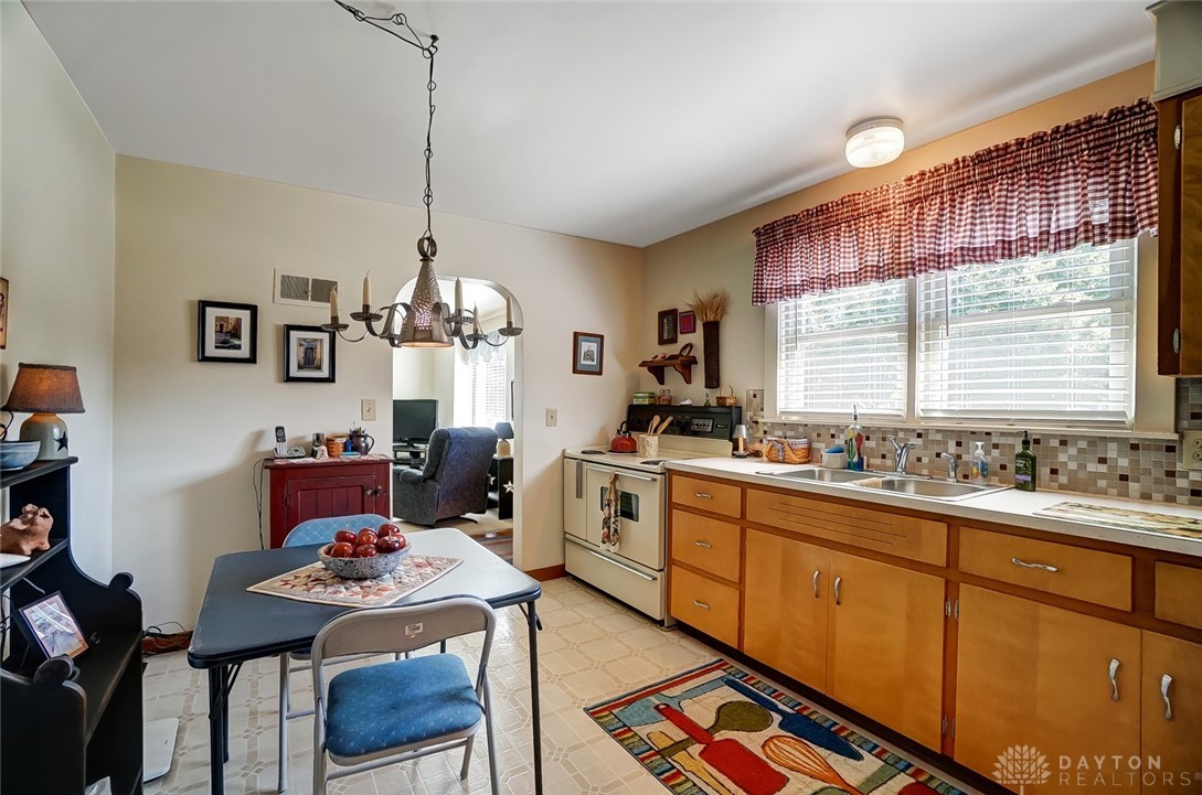 1325 Croydon Road Troy, OH 45373 - Photo 12 of 31 Gallery Image 12