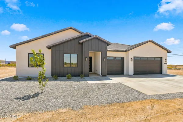 $580,000 | 28243 North 220th Drive, Wittmann, AZ 85361