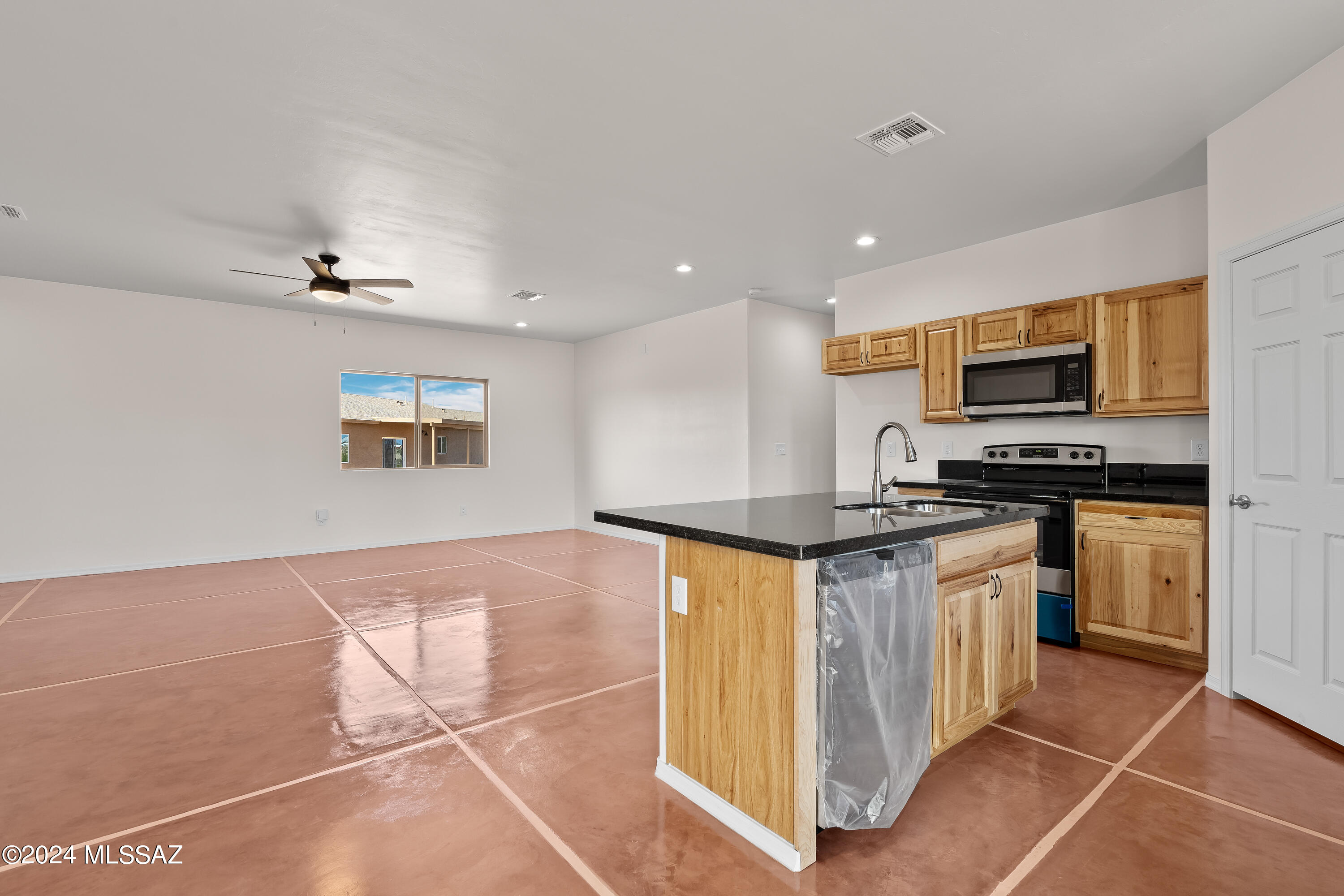 5753 North Avra Road Tucson, AZ 85743 - Photo 6 of 21 Gallery Image 6