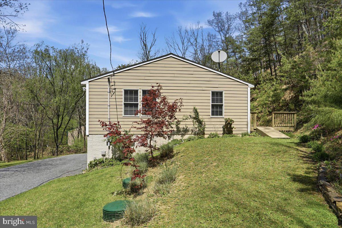 3837 Graces Cabin Road Springfield, WV 26763 - Photo 3 of 33