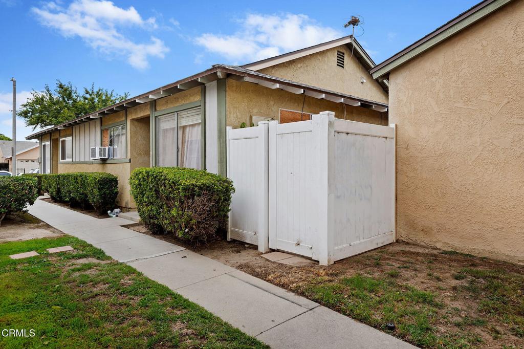 2334 Alexander Street Oxnard, CA 93033 - Photo 2 of 3