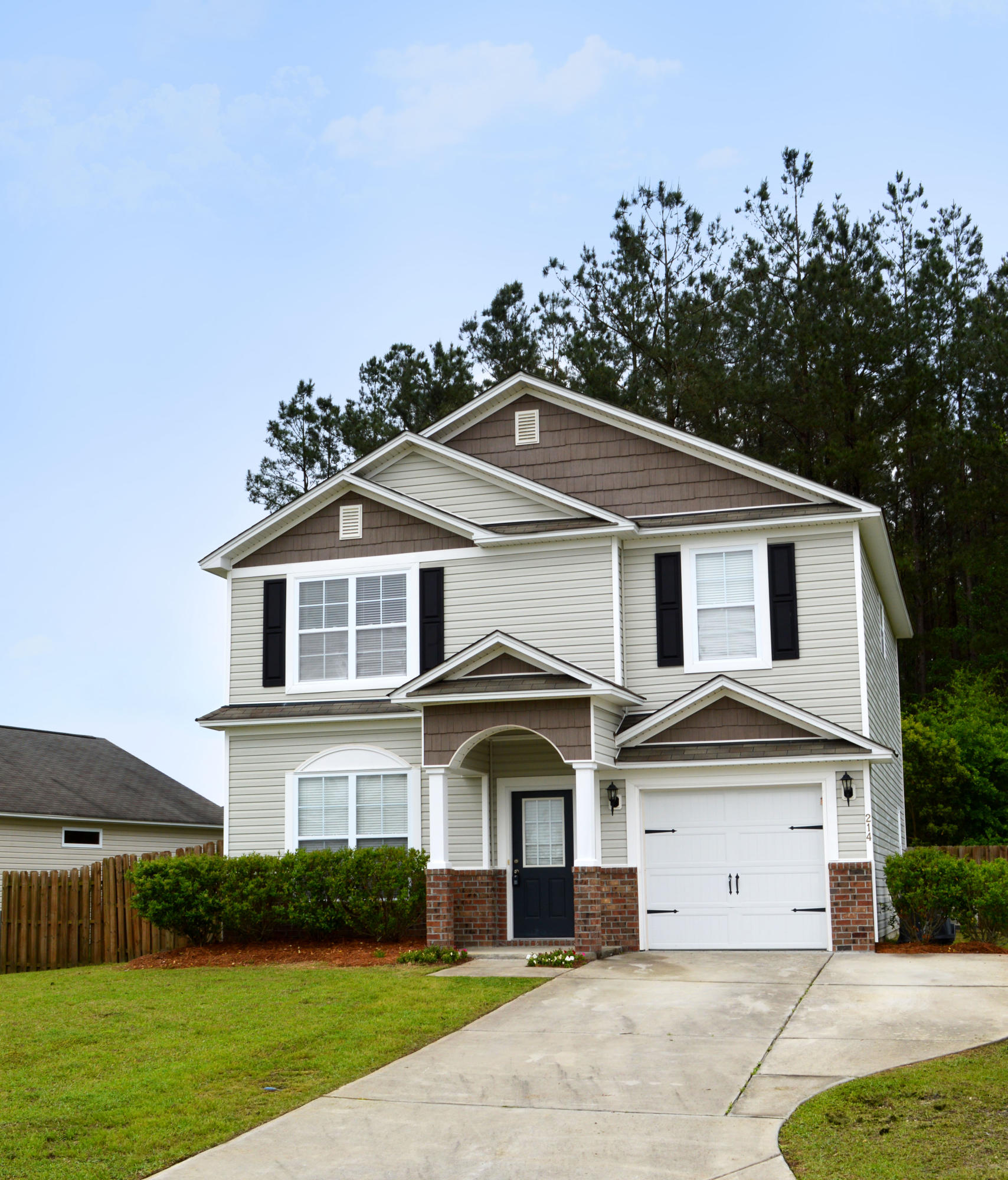 214 Summer View Road Summerville, SC 29486 - Photo 1 of 11 Exterior_1