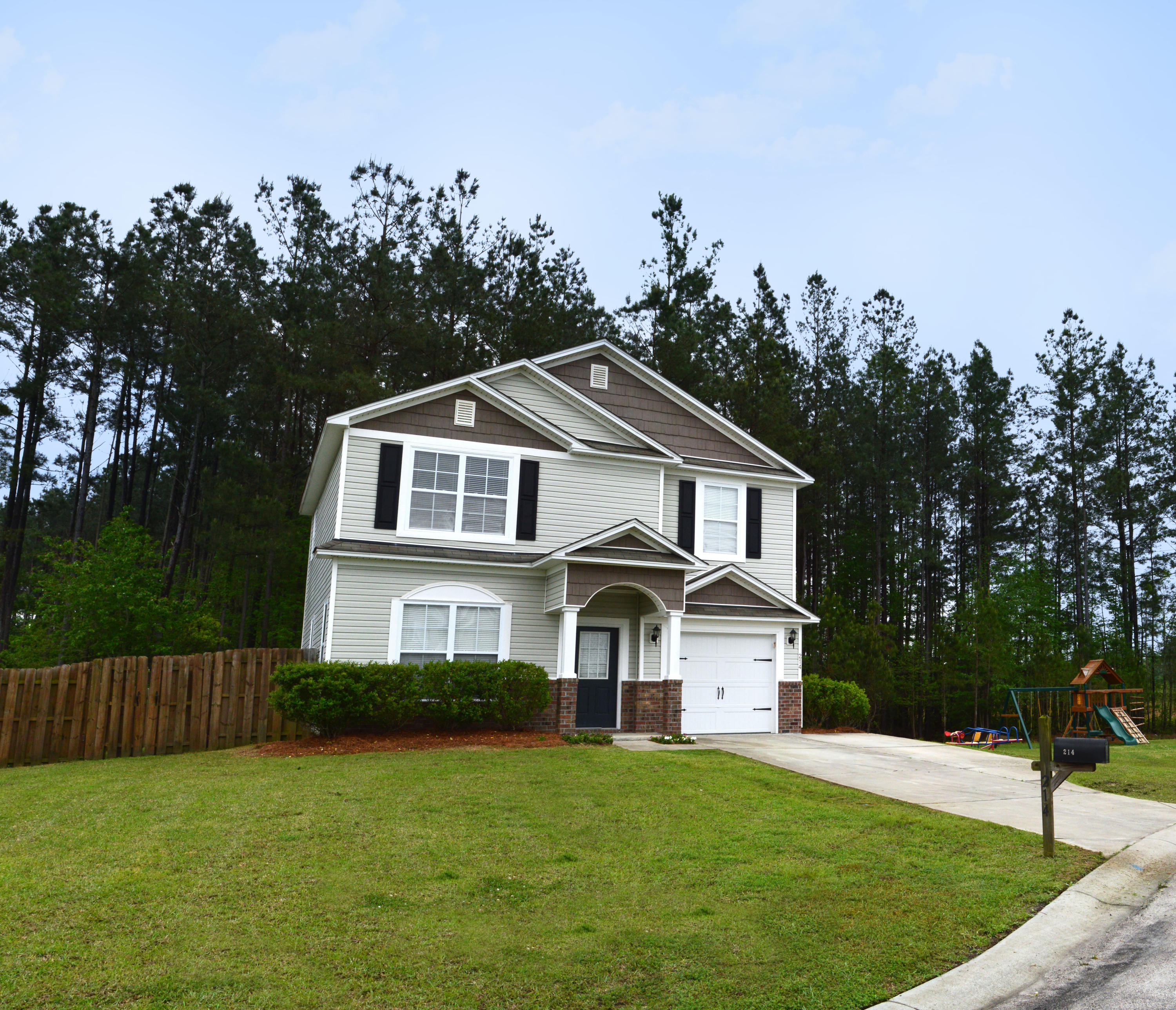 214 Summer View Road Summerville, SC 29486 - Photo 2 of 11 Exterior_3