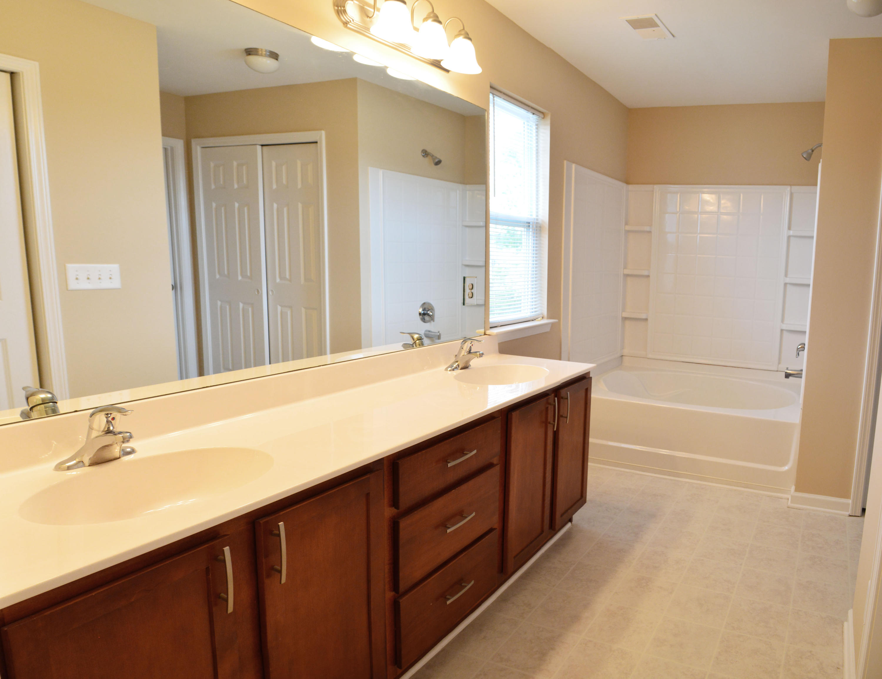 214 Summer View Road Summerville, SC 29486 - Photo 9 of 11 Master Bath