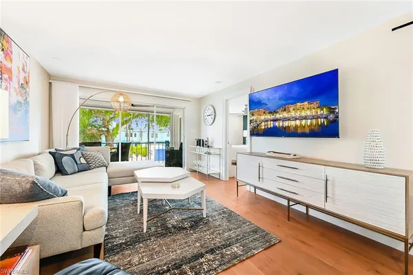 $10,000 | 250 7th Avenue South, Unit 207, Naples, FL 34102