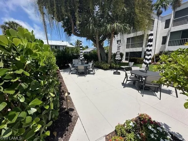 $10,000 | 250 7th Avenue South, Unit 207, Naples, FL 34102