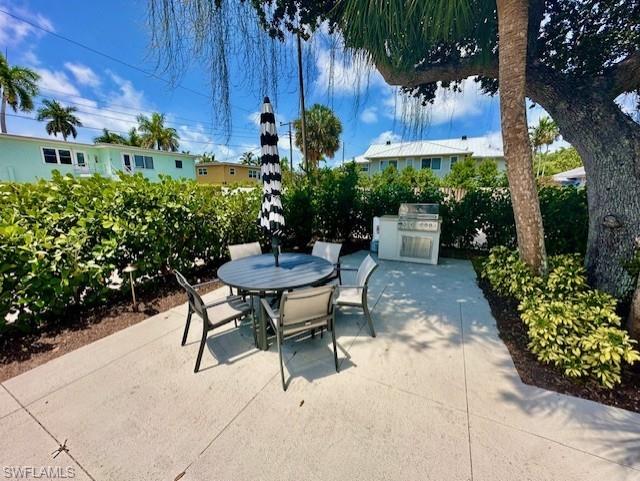 250 7th Avenue South, Unit 207 Naples, FL 34102 - Photo 22 of 25 Community Grill