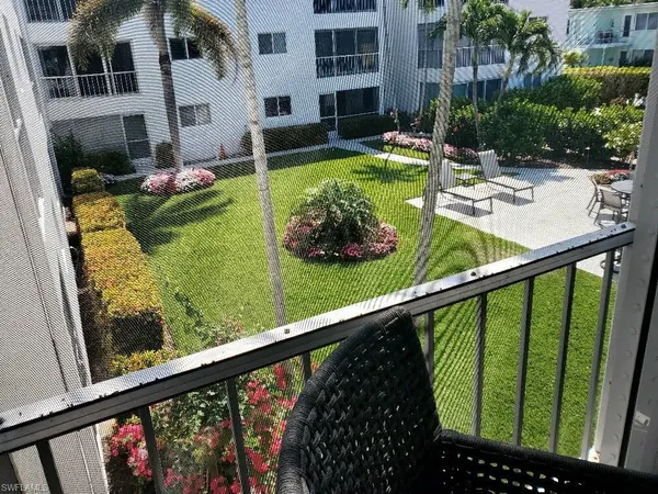 $10,000 | 250 7th Avenue South, Unit 207, Naples, FL 34102