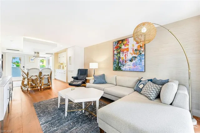 $6,500 | 250 7th Avenue South, Unit 207, Naples, FL 34102