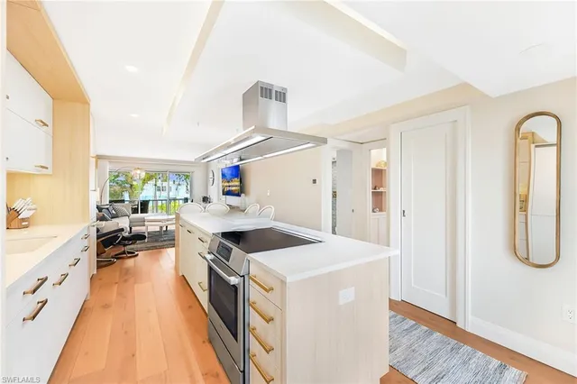 $6,500 | 250 7th Avenue South, Unit 207, Naples, FL 34102