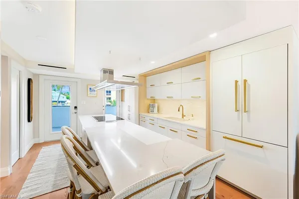 $10,000 | 250 7th Avenue South, Unit 207, Naples, FL 34102