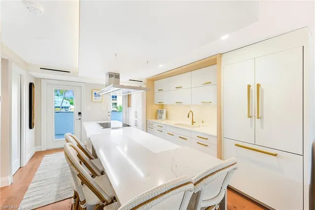 $6,500 | 250 7th Avenue South, Unit 207, Naples, FL 34102