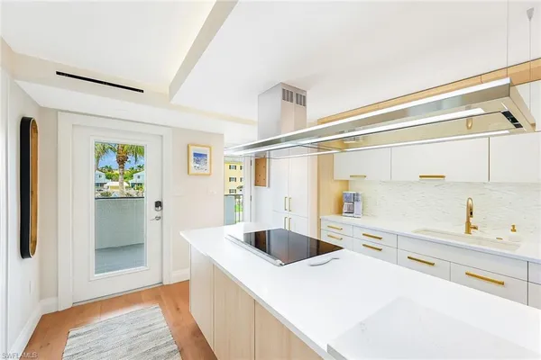 $10,000 | 250 7th Avenue South, Unit 207, Naples, FL 34102