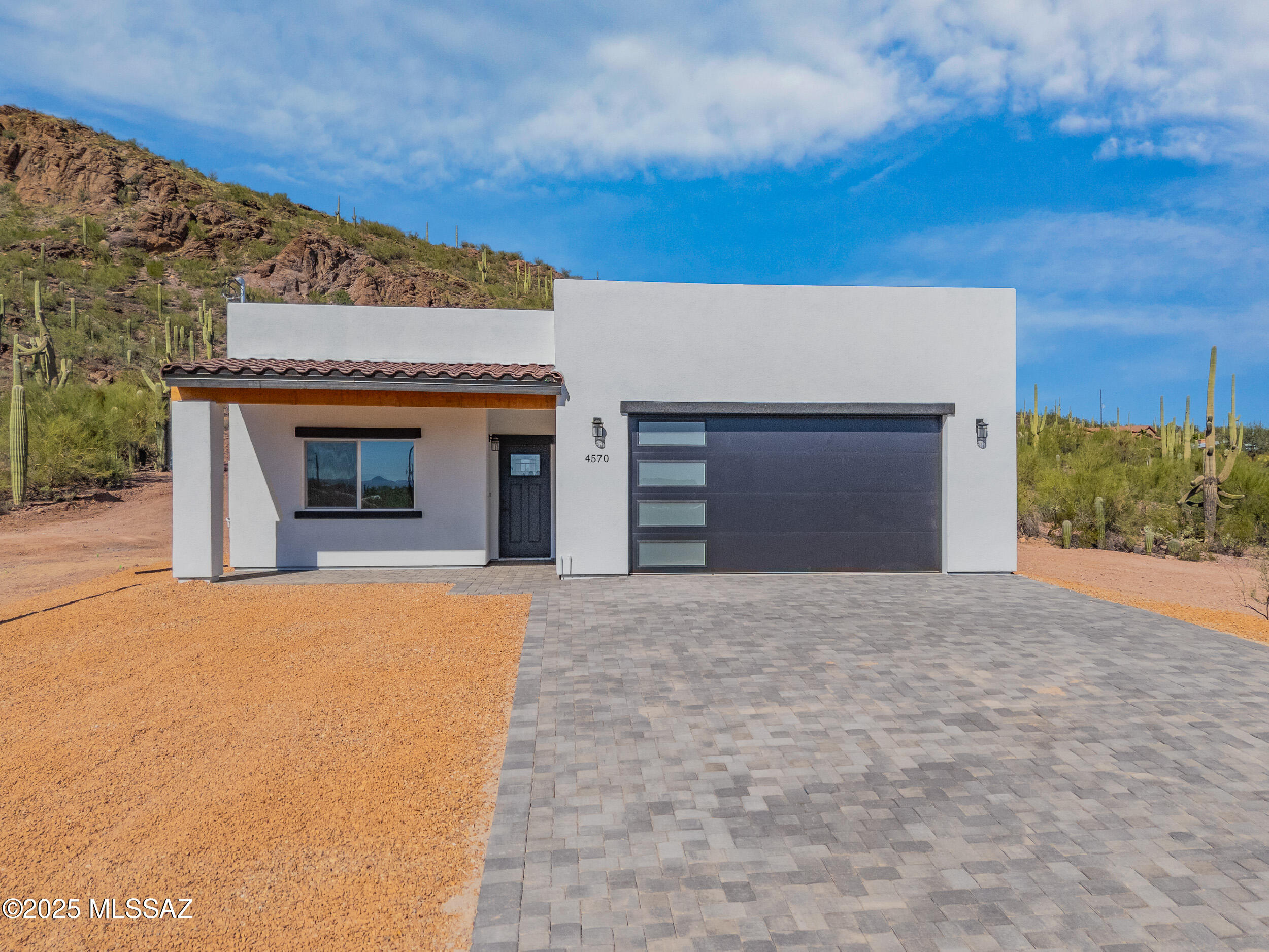 4570 West Milton Road Tucson, AZ 85746 - Photo 2 of 50 Gallery Image 2