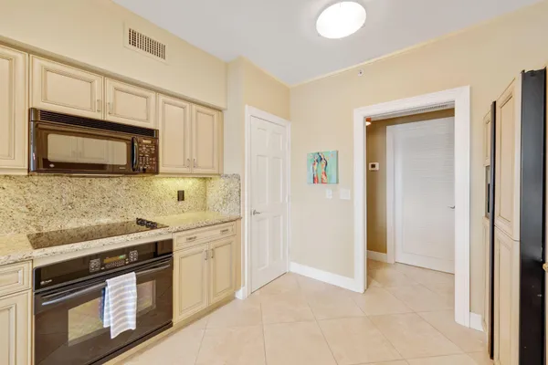 $15,000 | 100 Mac Farlane Drive, Unit 3D, Delray Beach, FL 33483