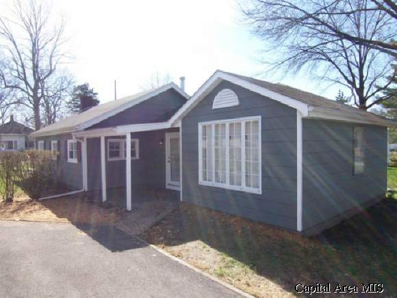 205 South Wood Street Athens, IL 62613 - Photo 1 of 1 Gallery Image 1