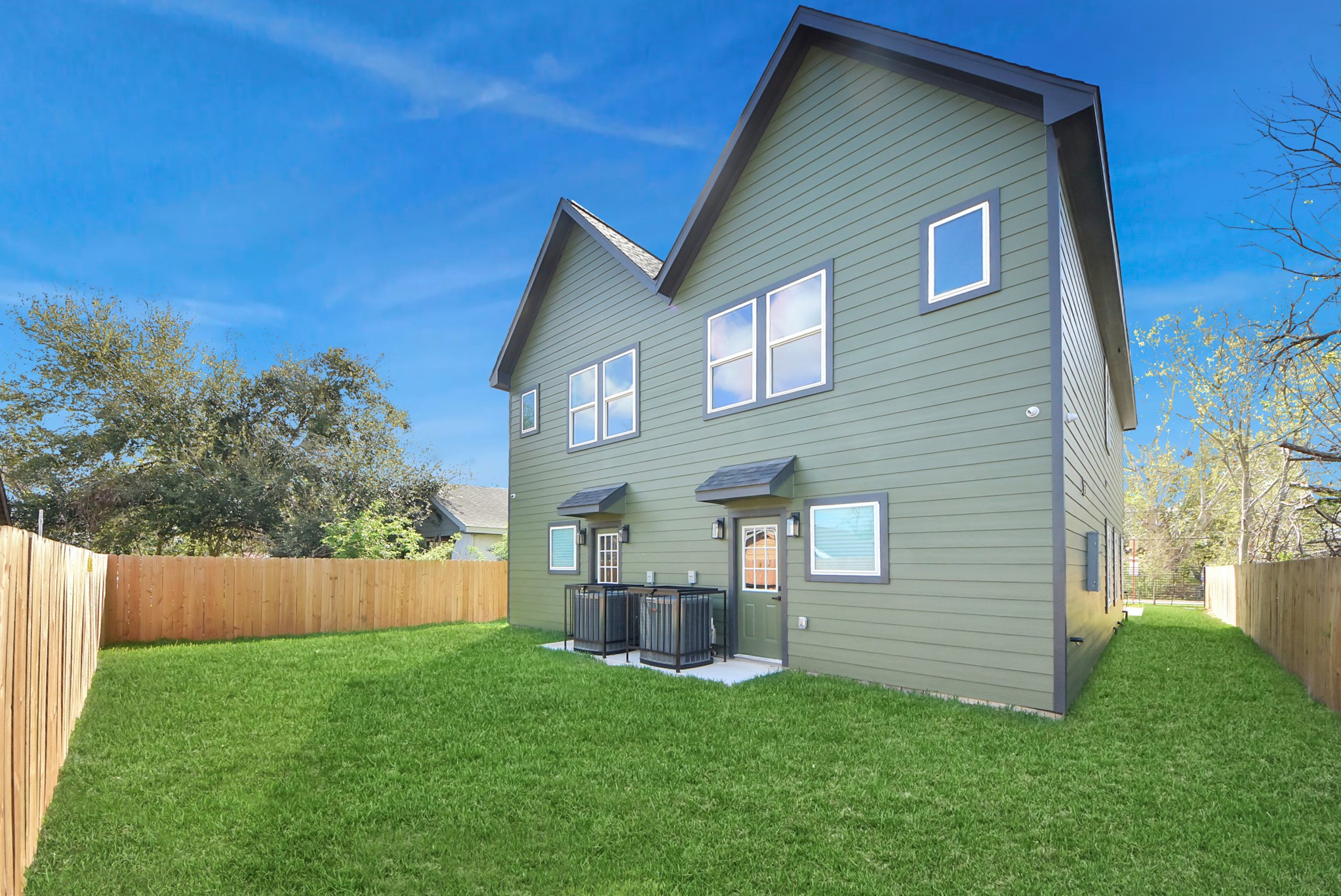 3319 Caplin Street Houston, TX 77026 - Photo 36 of 42 a view of backyard with a garden and entertaining space