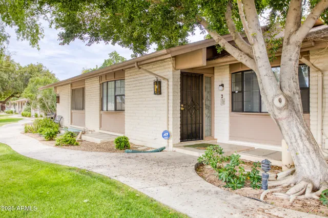 $399,000 | 1550 North Stapley Drive, Unit 6, Mesa, AZ 85203